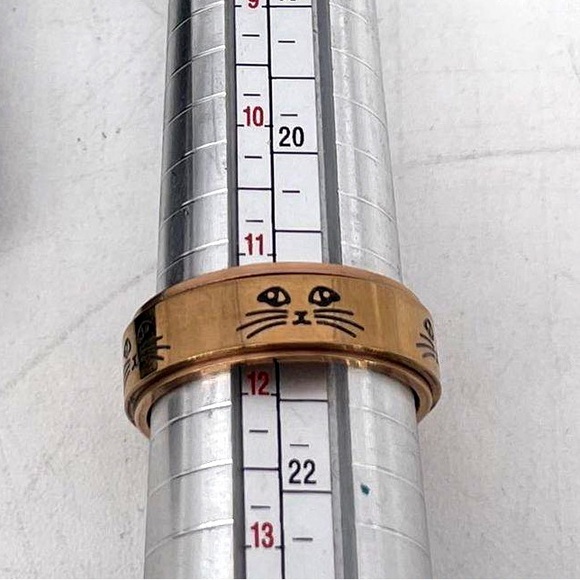 Two Men’s Rings - Picture 4 of 5